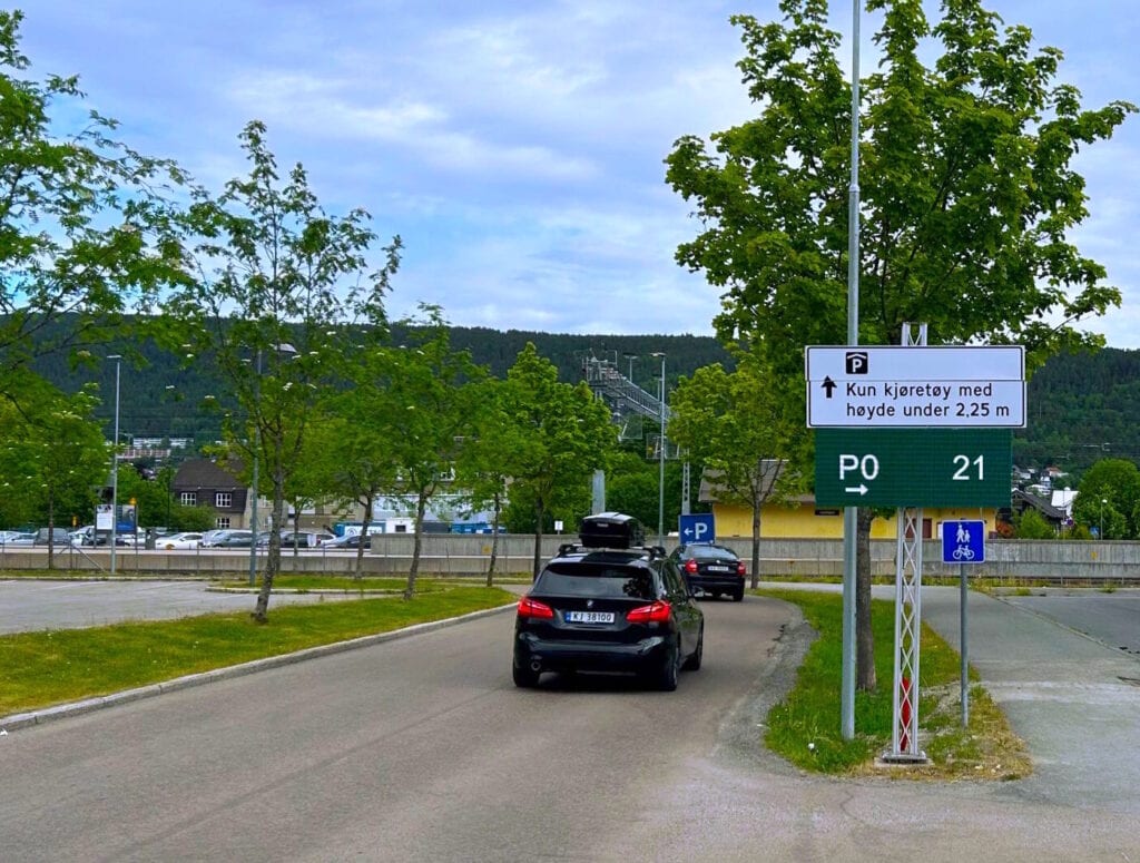 Digital parking sign at the entrance to Gulskogen Shopping Centre